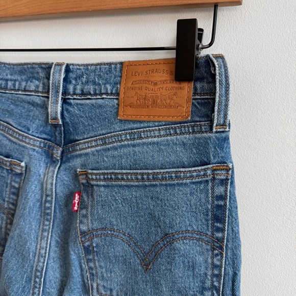 LEVI’S • Wedgie Icon Fit in These Dreams - Picture 10 of 13